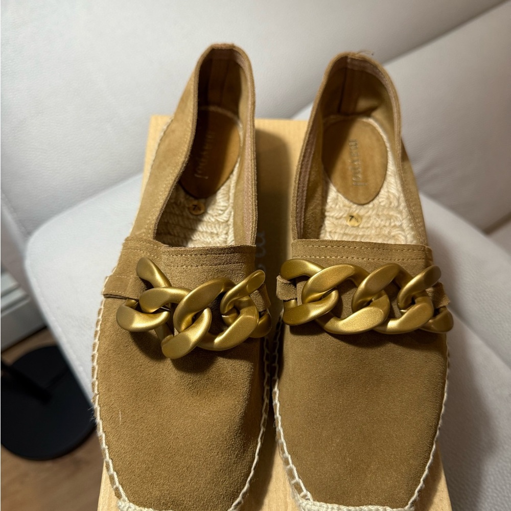 Brand New  Brown Maypol Espadrilles with Gold Chain Accent. Made in Spain.